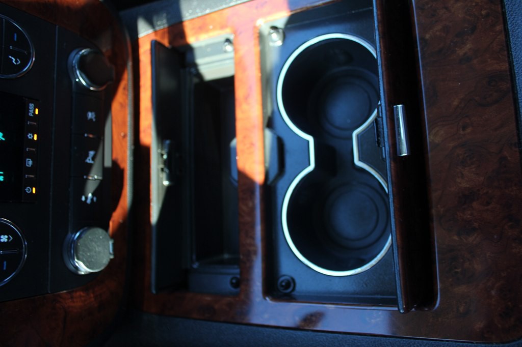 2011 Chevrolet Suburban Image 22