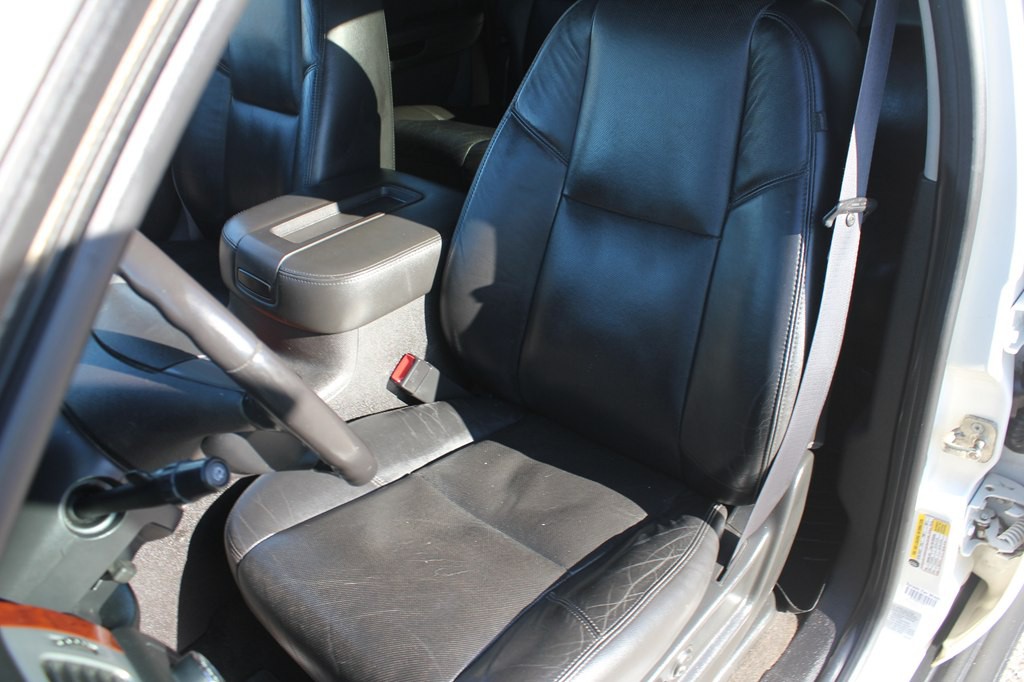 2011 Chevrolet Suburban Image 33