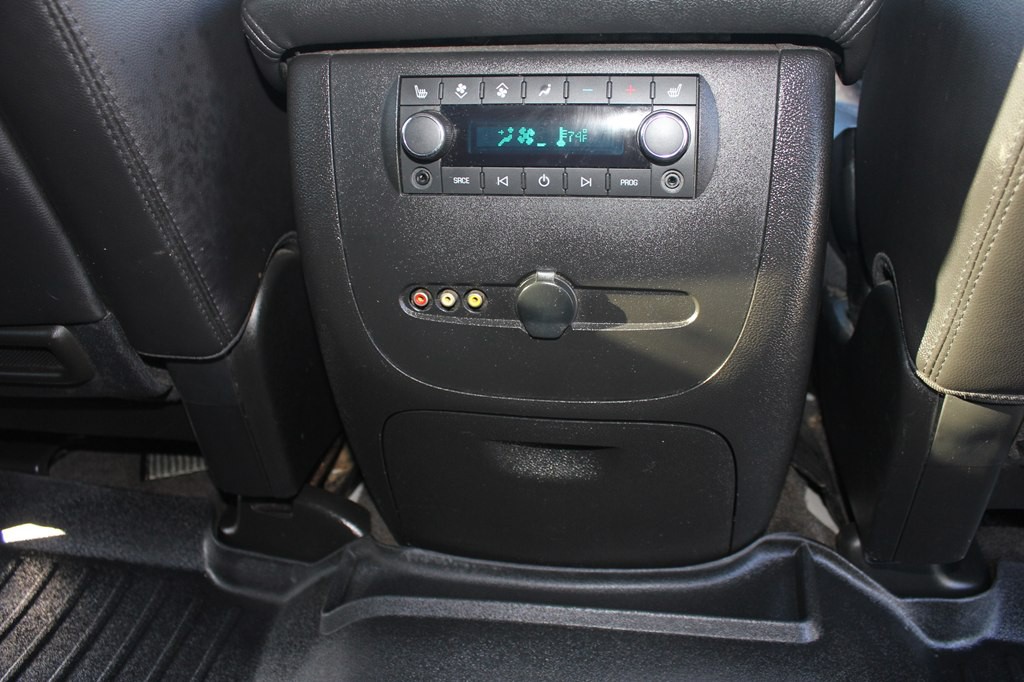 2011 Chevrolet Suburban Image 40
