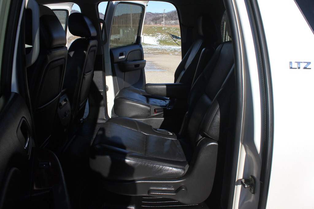 2011 Chevrolet Suburban Image 44