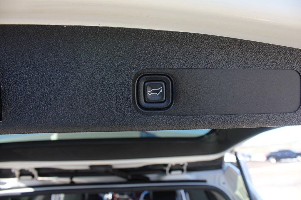 2011 Chevrolet Suburban Image 49