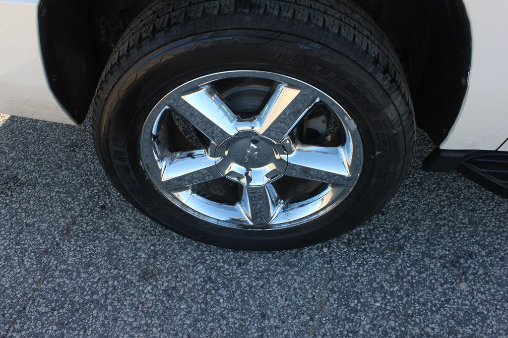 2011 Chevrolet Suburban Image 60