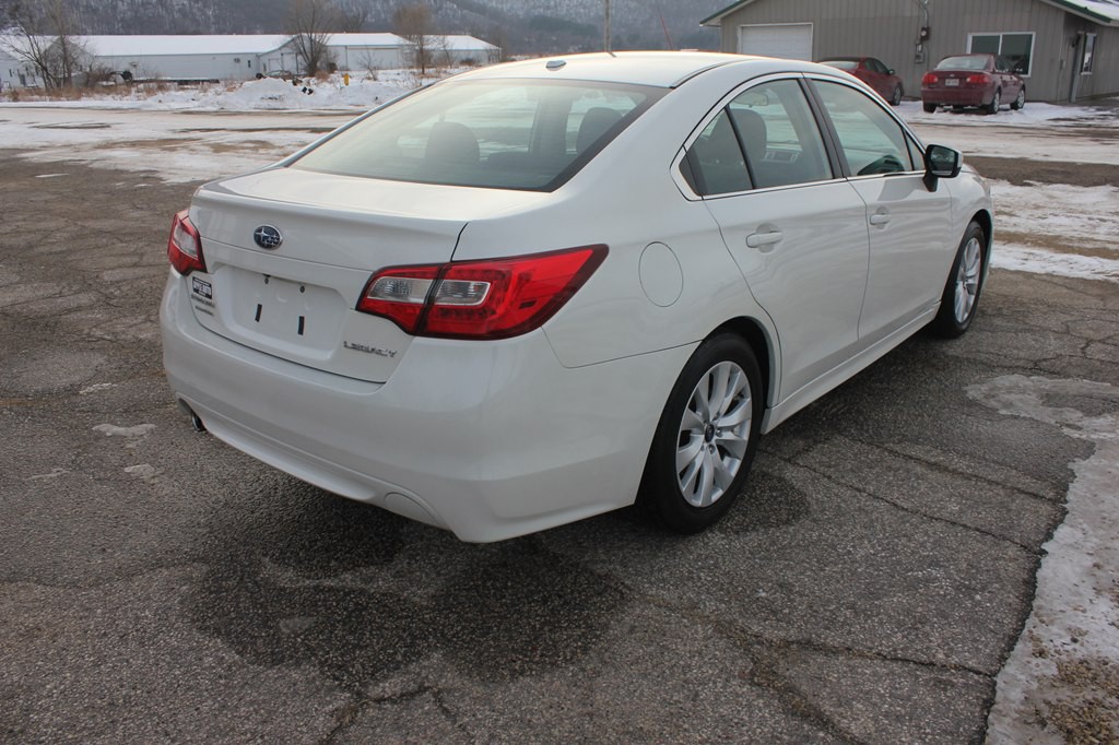 2015 Subaru Legacy Image 6