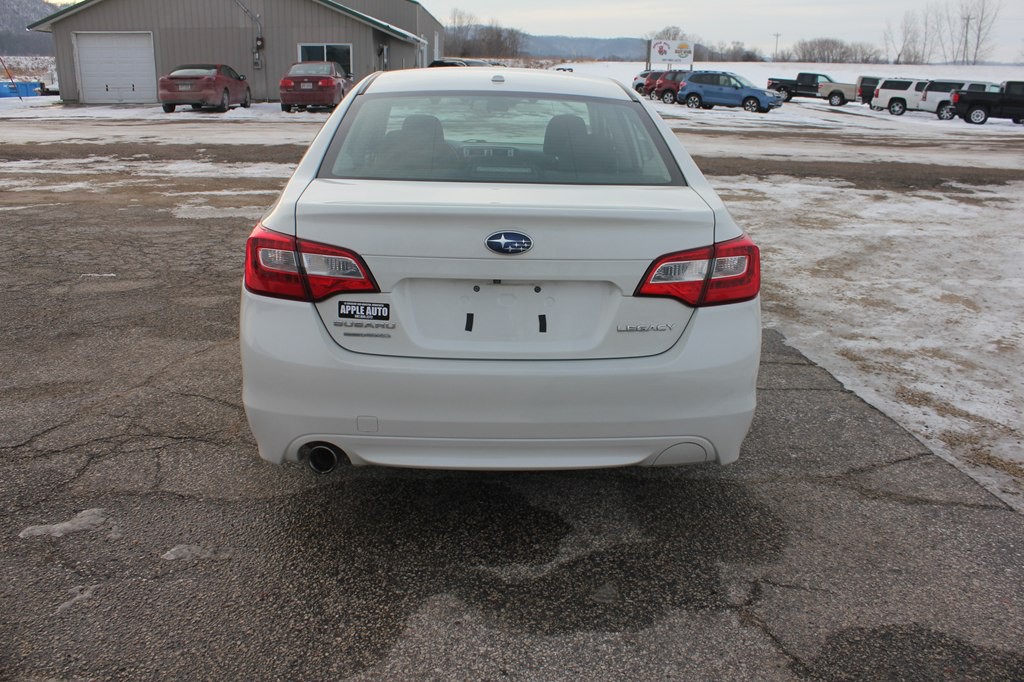 2015 Subaru Legacy Image 7