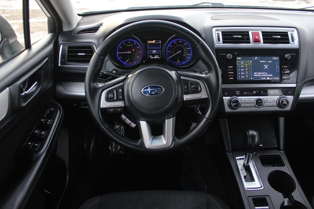 2015 Subaru Legacy Image 10