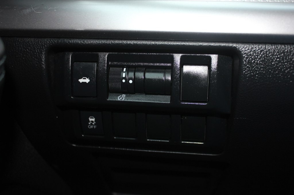 2015 Subaru Legacy Image 18