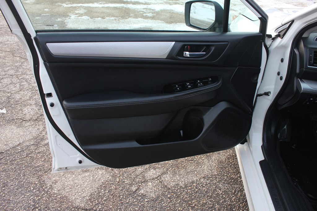 2015 Subaru Legacy Image 28