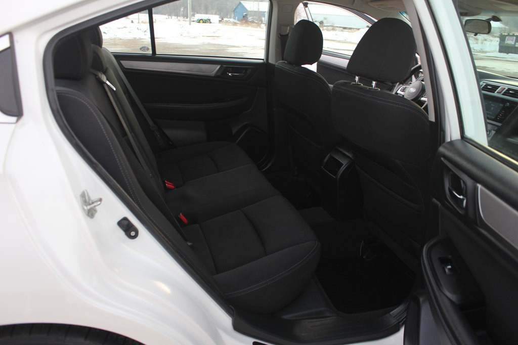 2015 Subaru Legacy Image 37