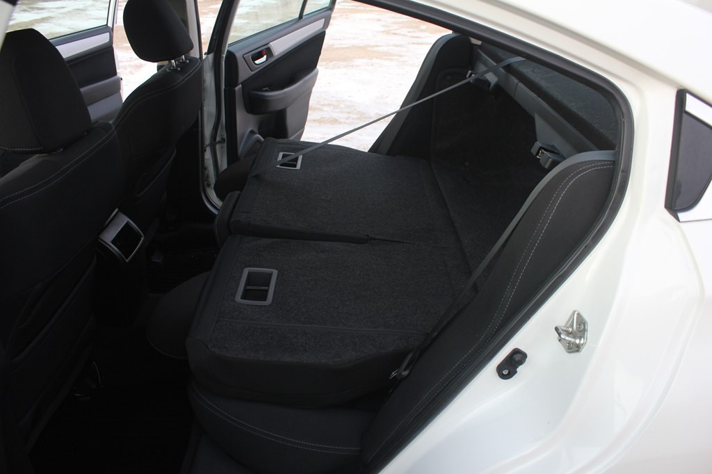 2015 Subaru Legacy Image 40