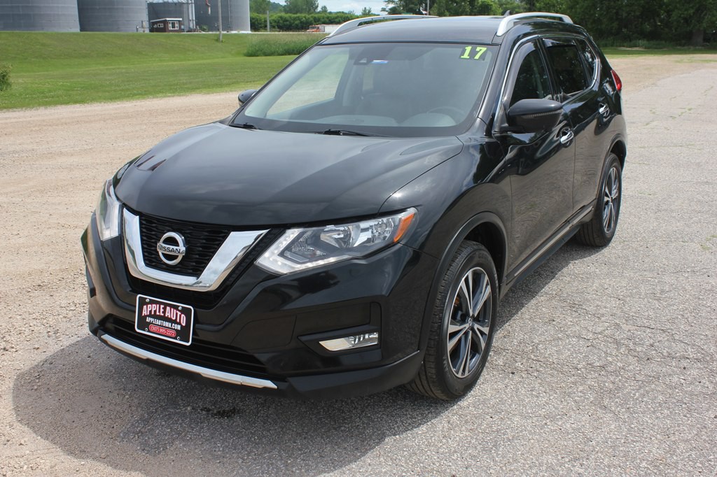 2017 Nissan Rogue Image 2