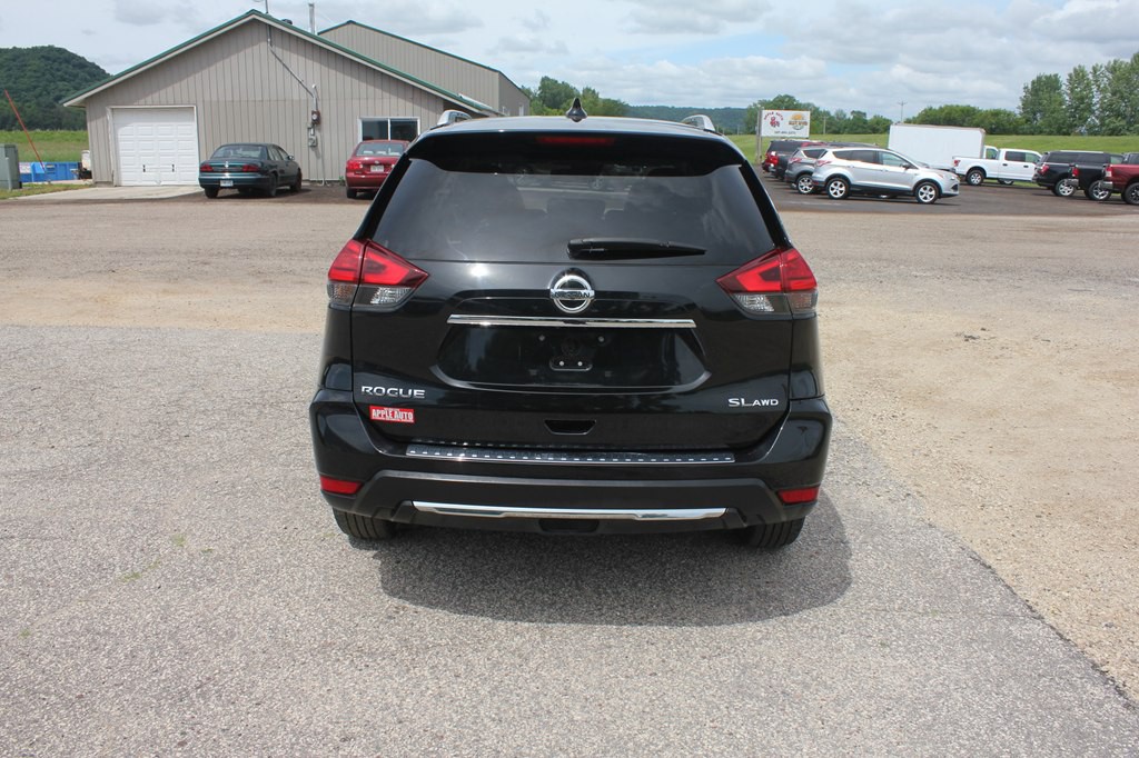 2017 Nissan Rogue Image 7