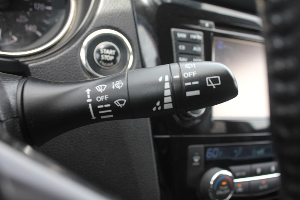 2017 Nissan Rogue Image 16