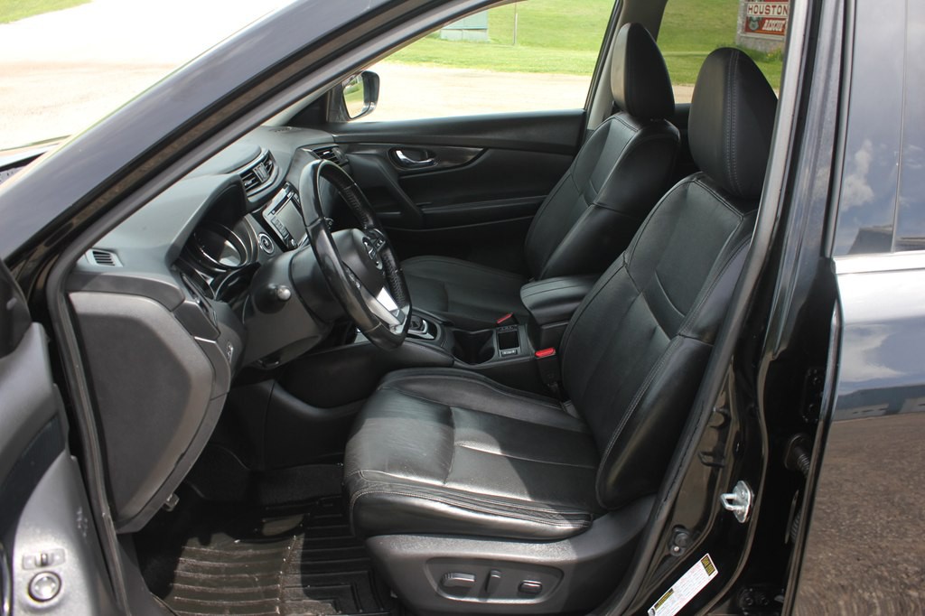 2017 Nissan Rogue Image 30