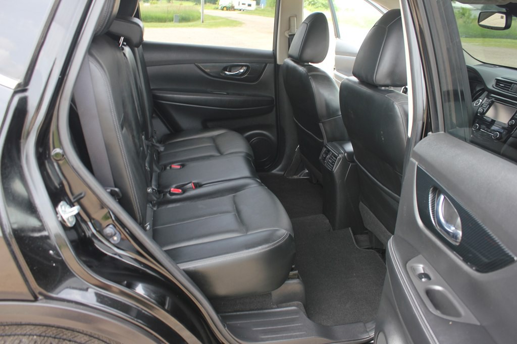 2017 Nissan Rogue Image 37