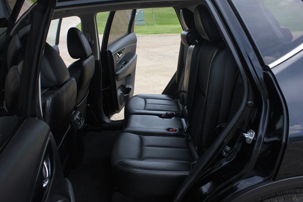 2017 Nissan Rogue Image 39