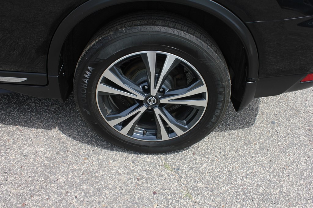 2017 Nissan Rogue Image 55