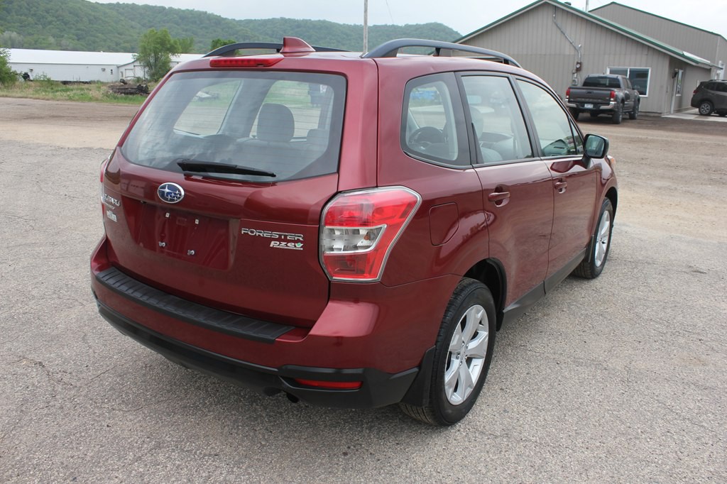 2016 Subaru Forester Image 6
