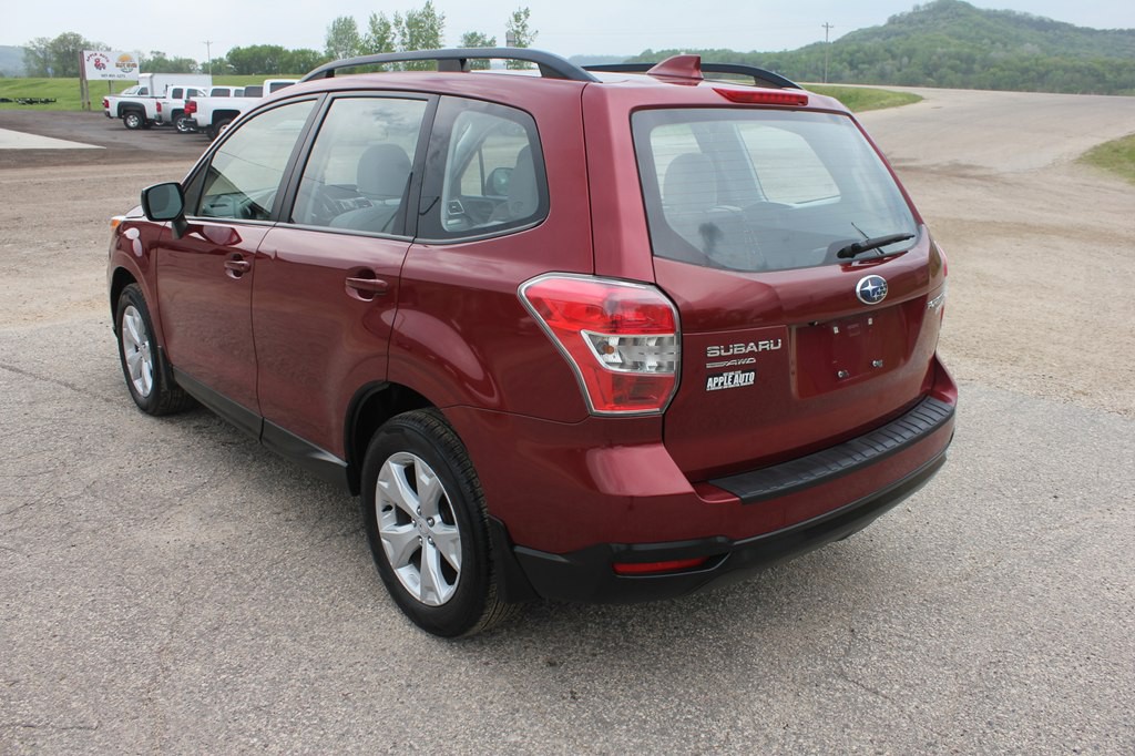 2016 Subaru Forester Image 8