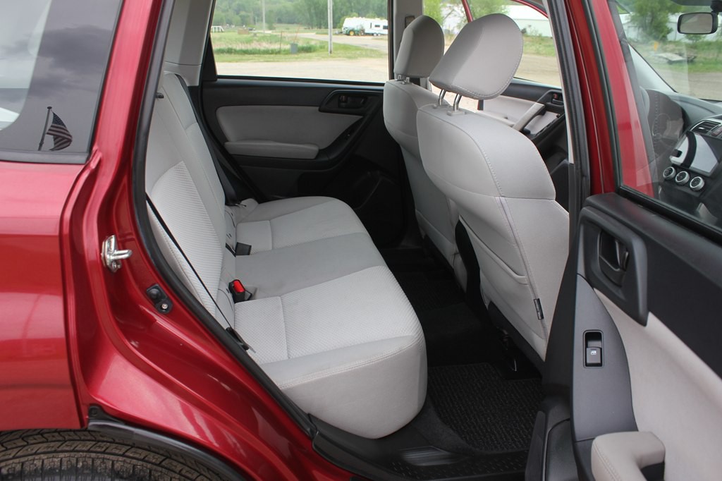 2016 Subaru Forester Image 36