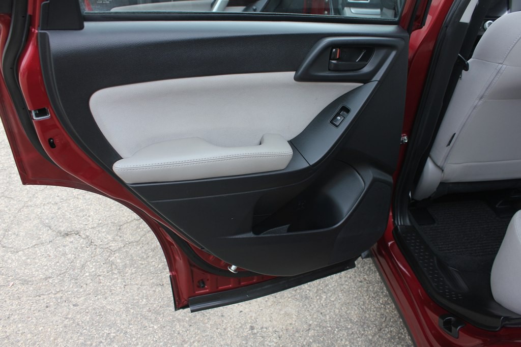 2016 Subaru Forester Image 37