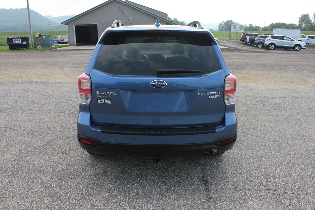 2017 Subaru Forester Image 7