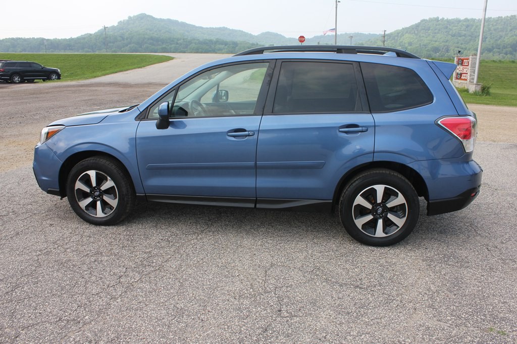 2017 Subaru Forester Image 9