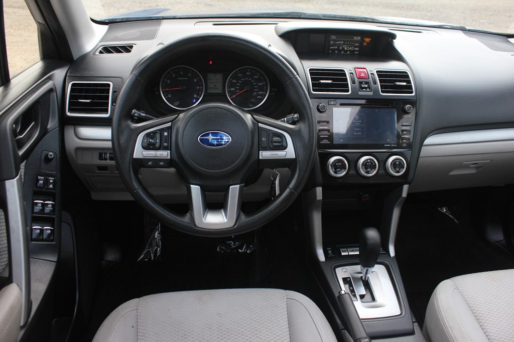 2017 Subaru Forester Image 10