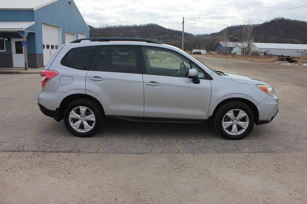 2016 Subaru Forester Image 5