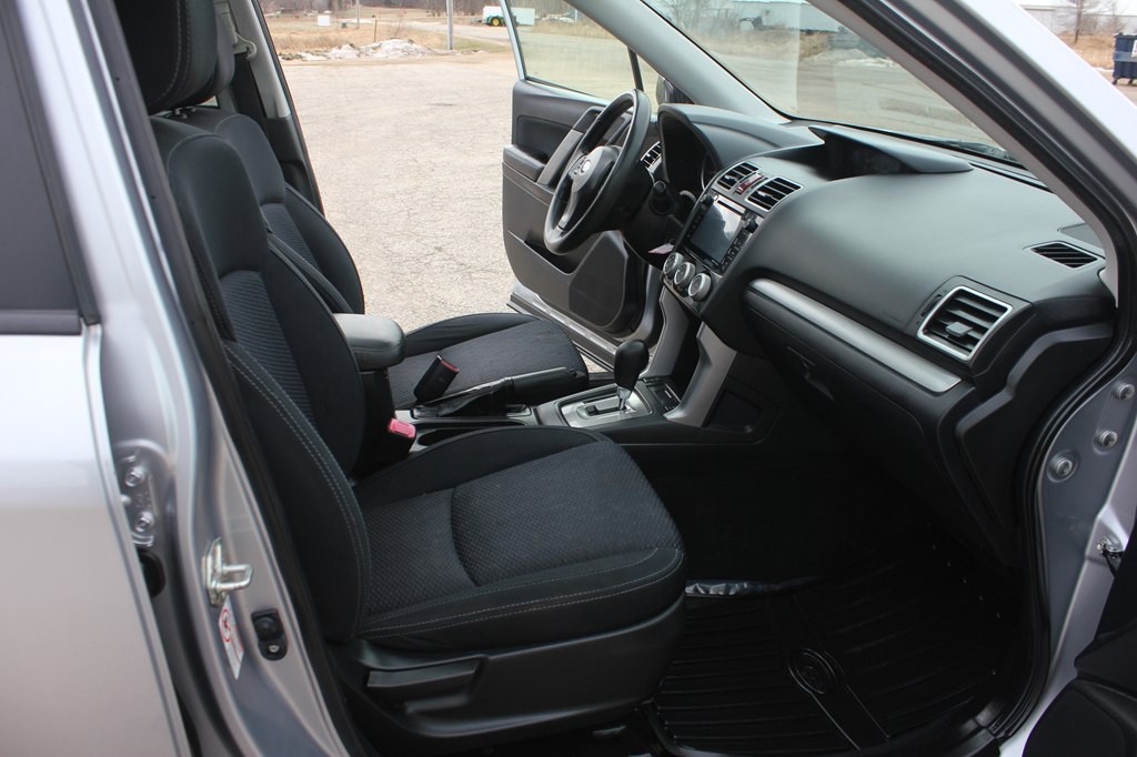 2016 Subaru Forester Image 36