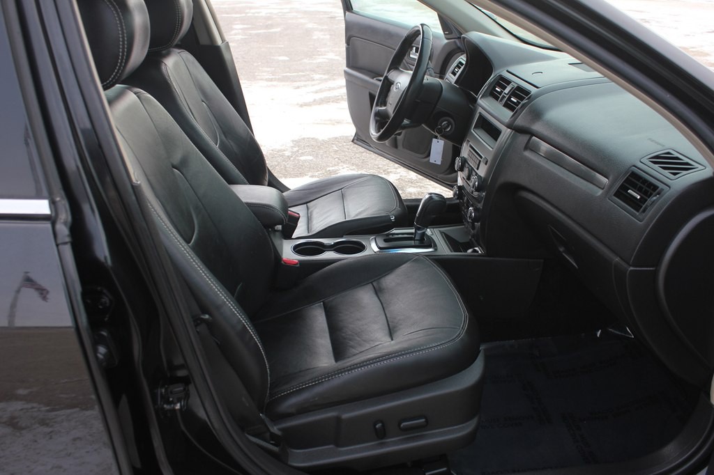 2011 Ford Fusion Image 32