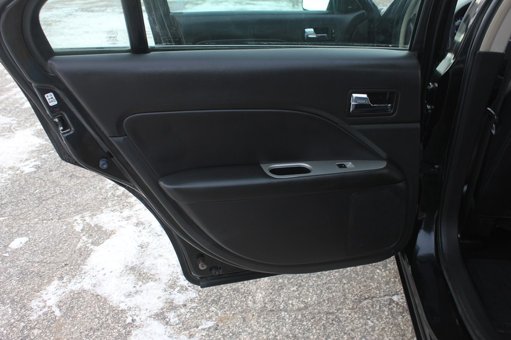 2011 Ford Fusion Image 37