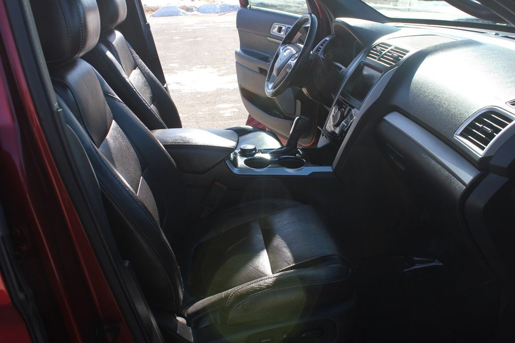 2015 Ford Explorer Image 32