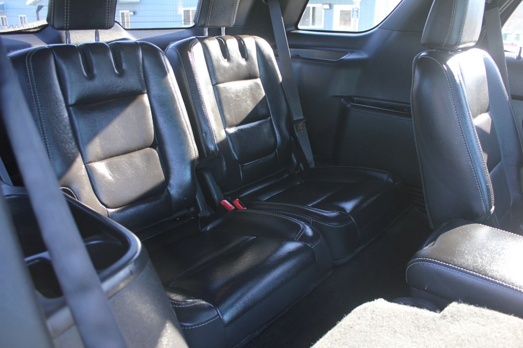 2015 Ford Explorer Image 38
