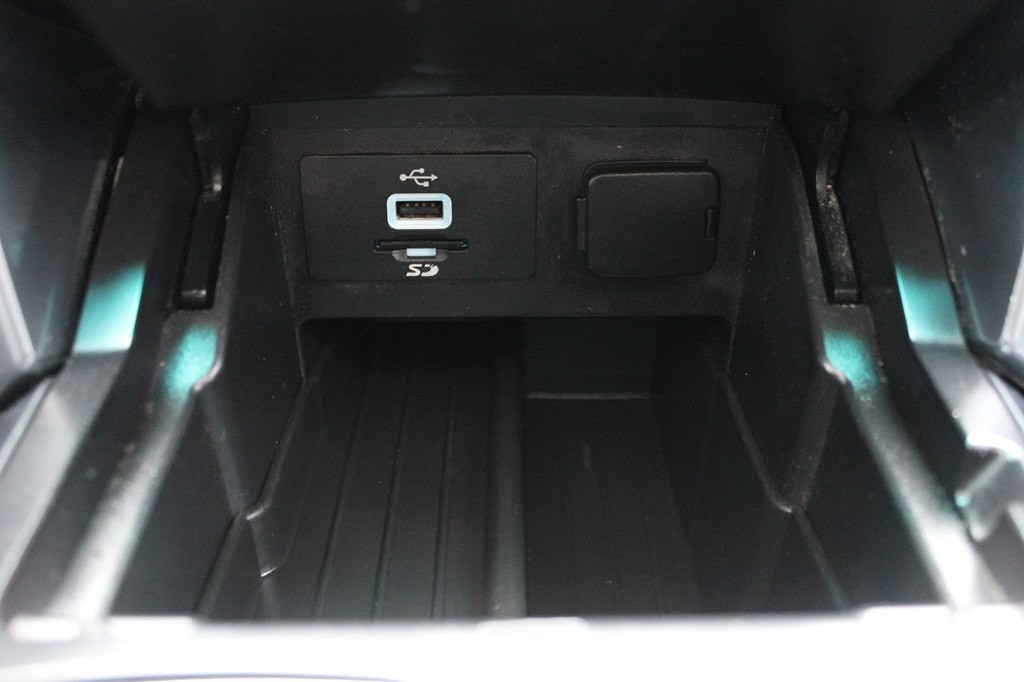 2016 Ford Explorer Image 20