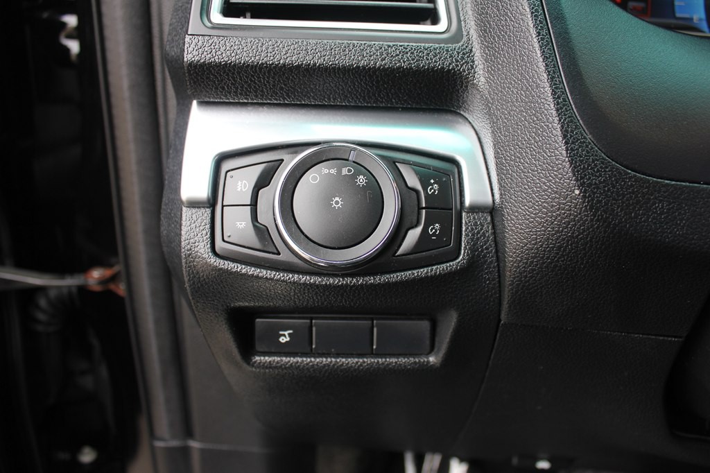 2016 Ford Explorer Image 24