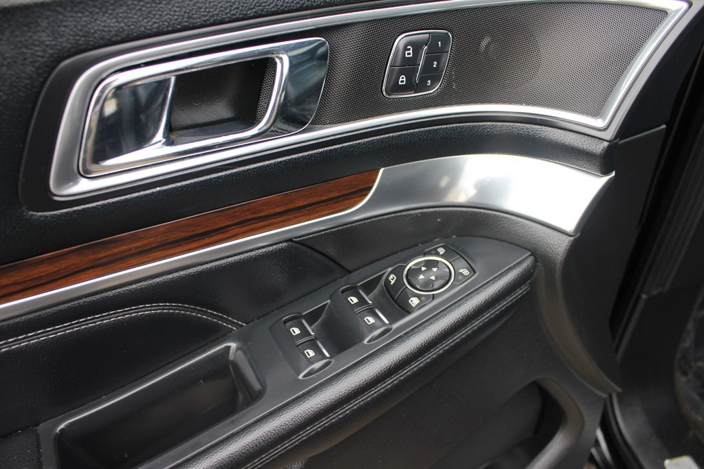 2016 Ford Explorer Image 29