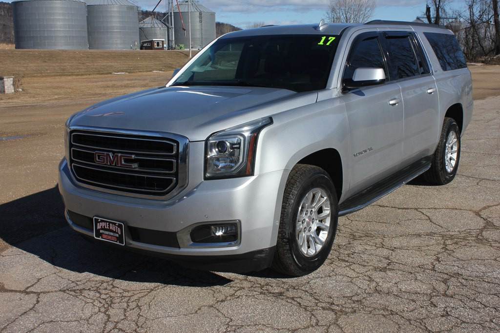 2017 GMC Yukon Image 2