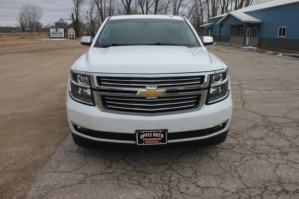 2016 Chevrolet Suburban Image 3