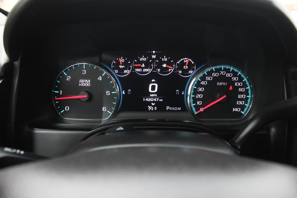 2016 Chevrolet Suburban Image 12