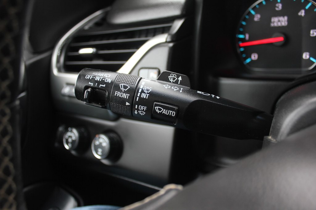 2016 Chevrolet Suburban Image 15