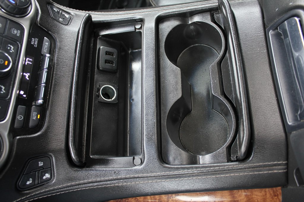 2016 Chevrolet Suburban Image 22