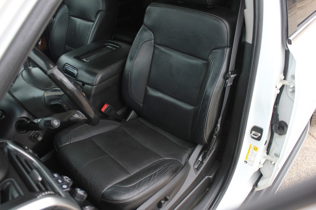 2016 Chevrolet Suburban Image 32