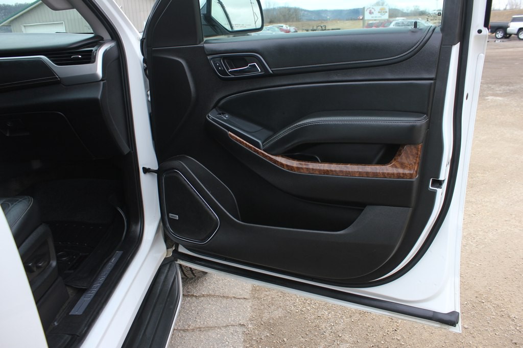 2016 Chevrolet Suburban Image 33