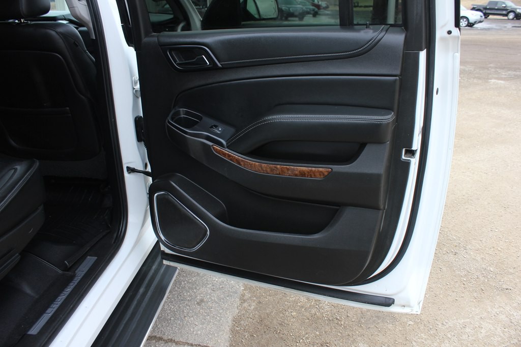 2016 Chevrolet Suburban Image 37