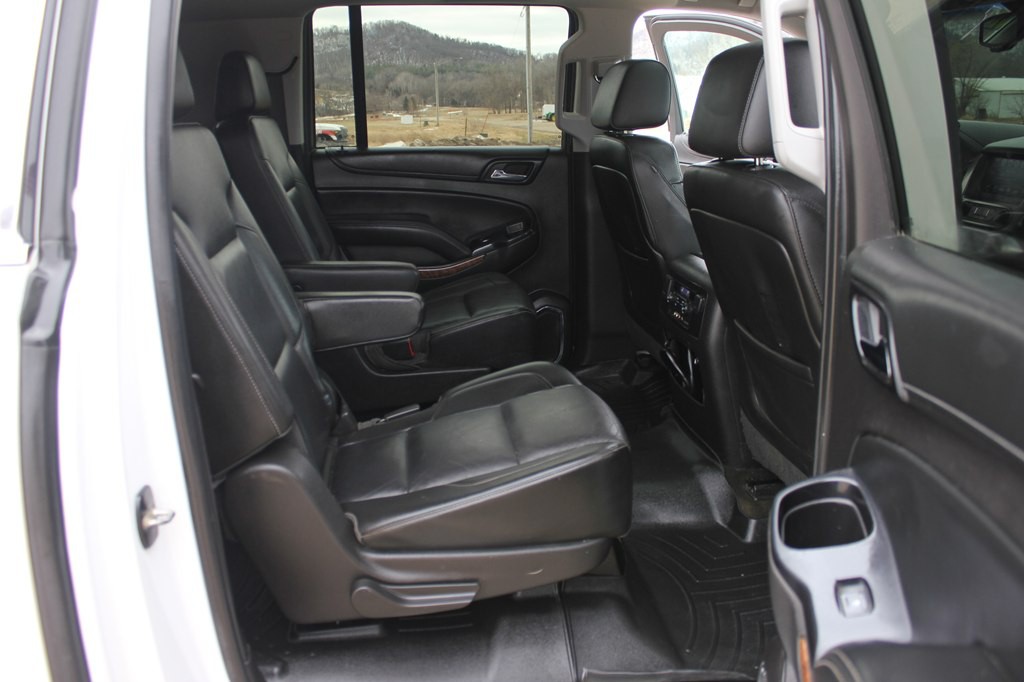 2016 Chevrolet Suburban Image 38