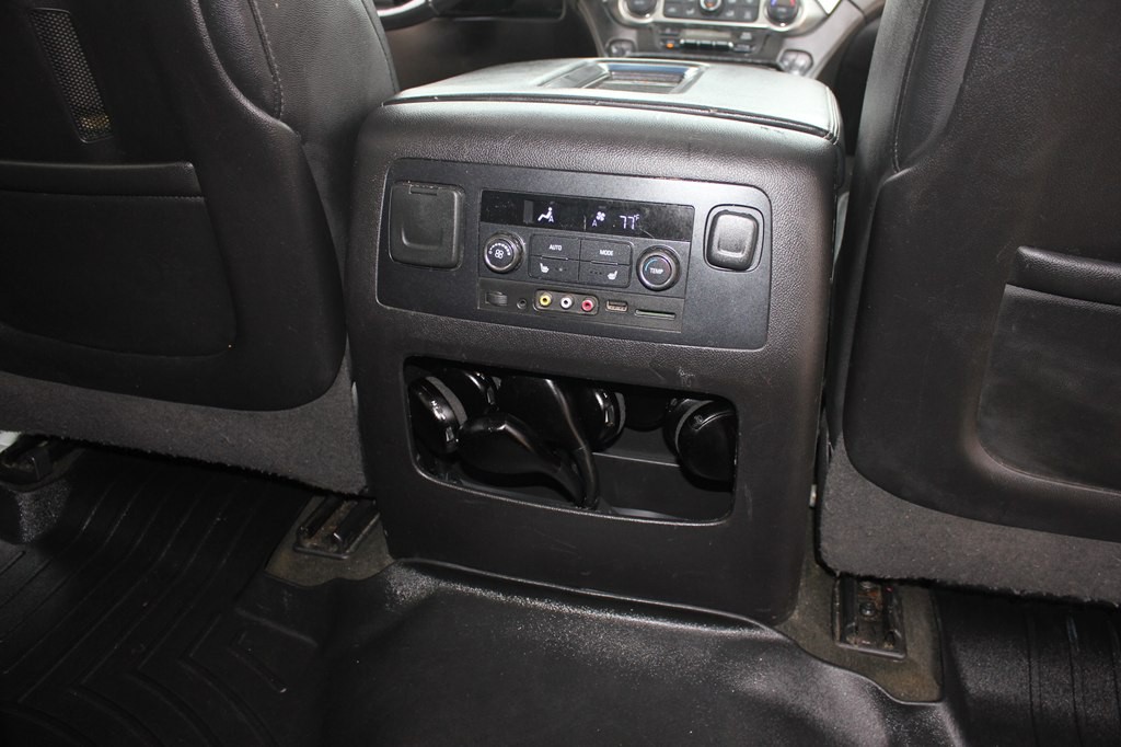 2016 Chevrolet Suburban Image 39