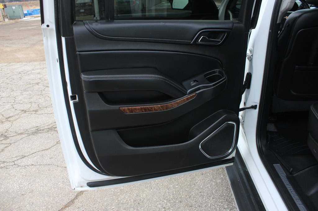 2016 Chevrolet Suburban Image 41