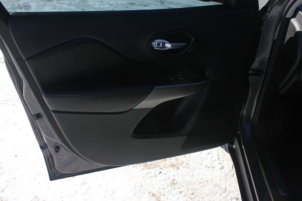 2019 Jeep Cherokee Image 27