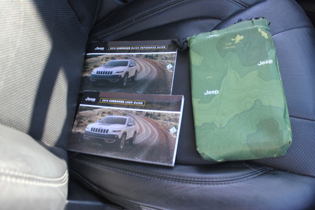 2019 Jeep Cherokee Image 33