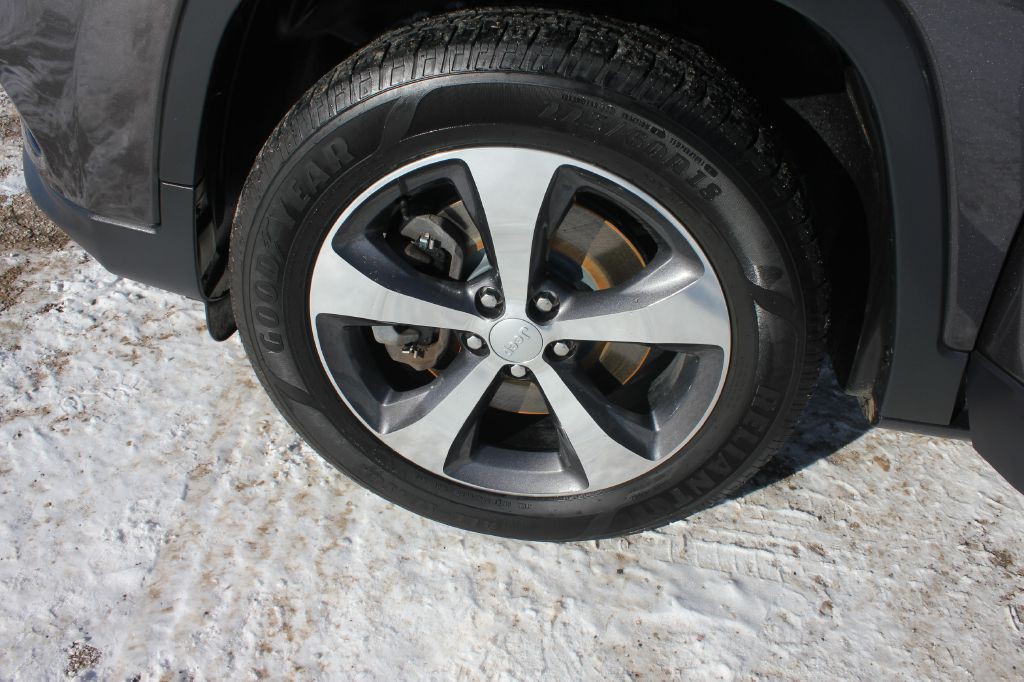 2019 Jeep Cherokee Image 56